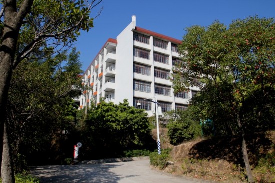 教學(xué)樓一角