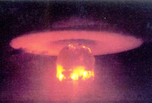 �����������ı��c(di��n)�|�ϼs40Ӣ��ĺ����Ͽ����ĺ˱�ը�����Ǳ���ϵ�С��W�_�ܡ��޴�����@��LASL�ġ����ˡ����b��ԇ�(y��n)����(d��ng)��11Mt���@�κ�ԇ�(y��n)�������M(j��n)�еĎ״����������ԇ�(y��n)֮һ��LANL  CN70��34949��